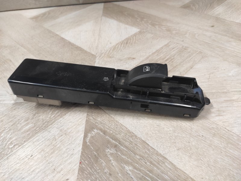 Кнопка стеклоподъемника, 1500 рублей, Молоково