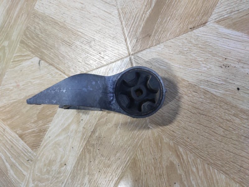 Кронштейн кузова, 2000 рублей, Молоково