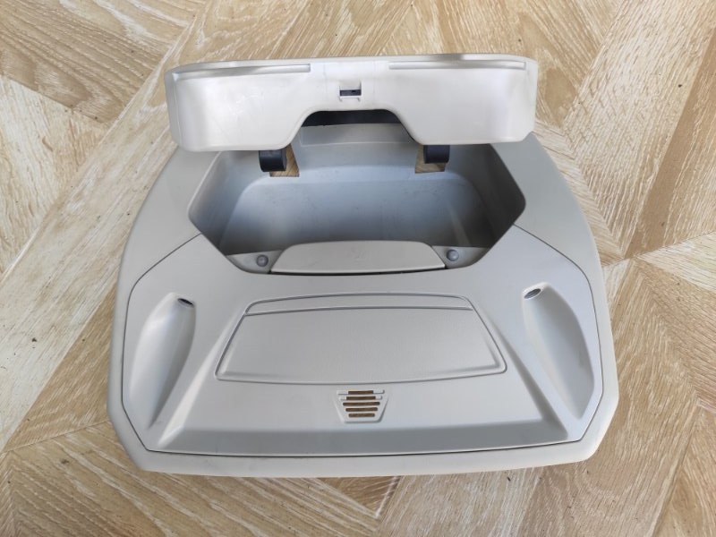 Плафон подсветки салона, 2500 рублей, Молоково