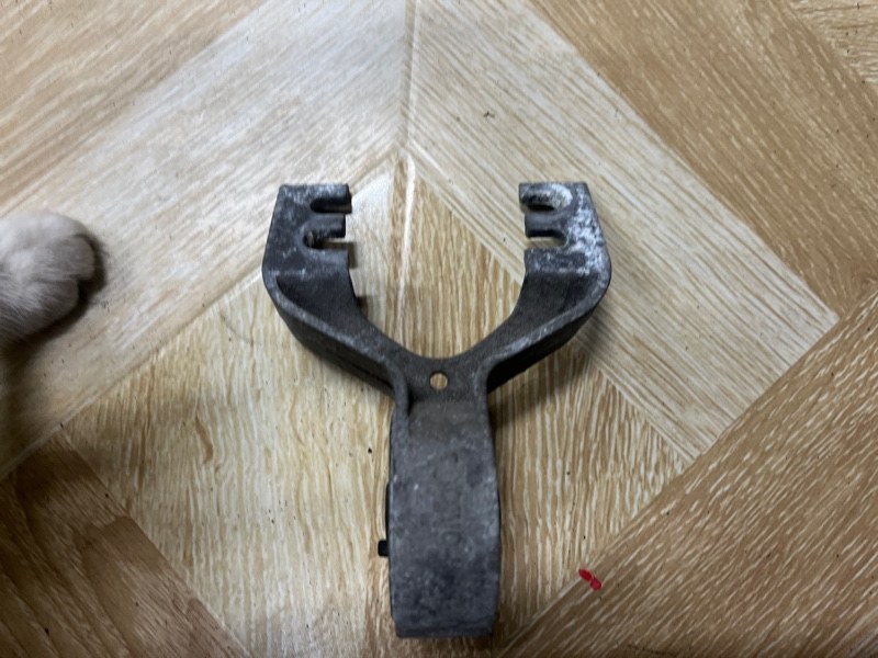 Кронштейн кузова, 2000 рублей, Молоково