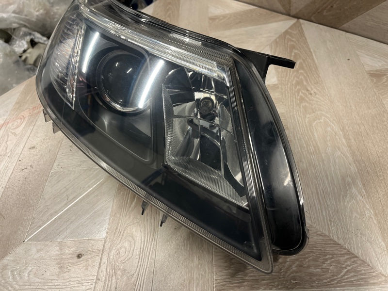 Фара ксеноновая, 13500 рублей, Молоково