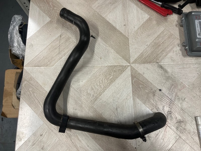 Патрубок системы охлаждения, 2000 рублей, Молоково