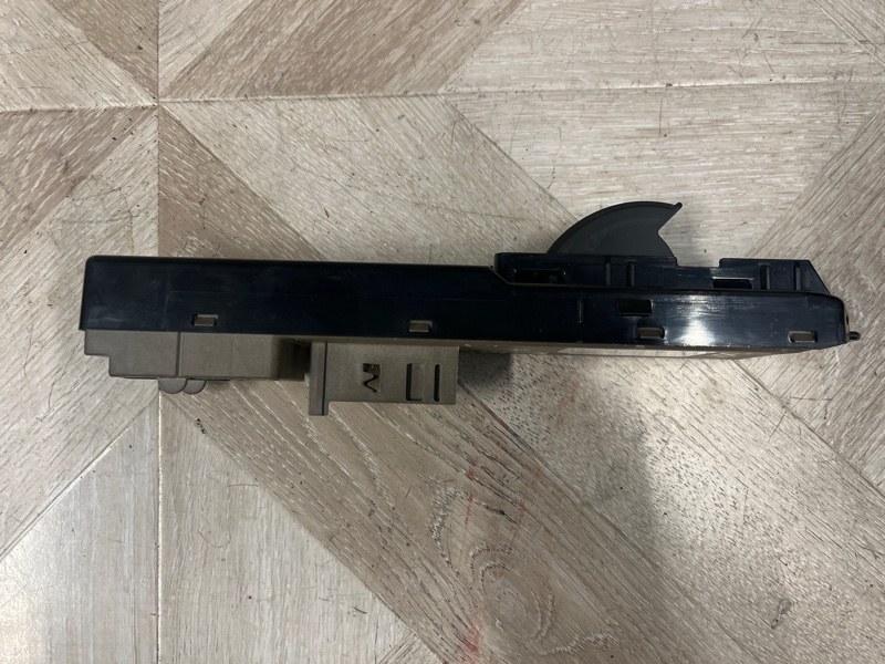 Блок управления стеклоподъемниками, 1500 рублей, Молоково