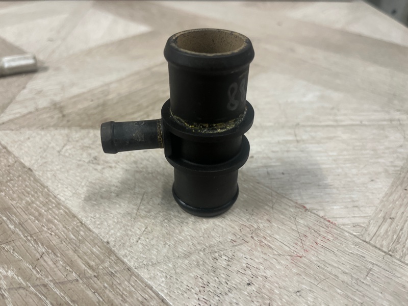 Тройник патрубков печки, 1500 рублей, Молоково