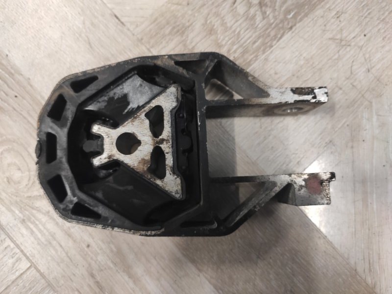 Подушка двигателя, 2000 рублей, Молоково