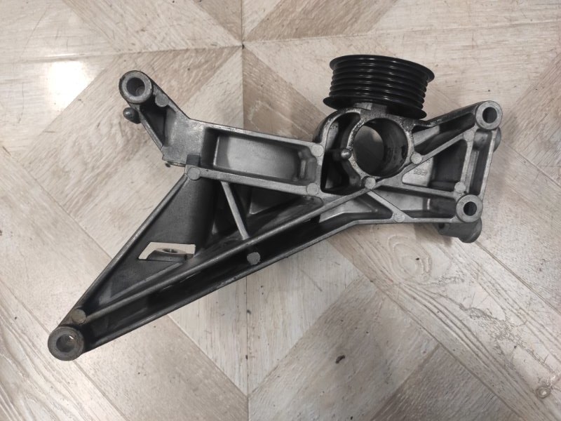 Кронштейн генератора, 2500 рублей, Молоково