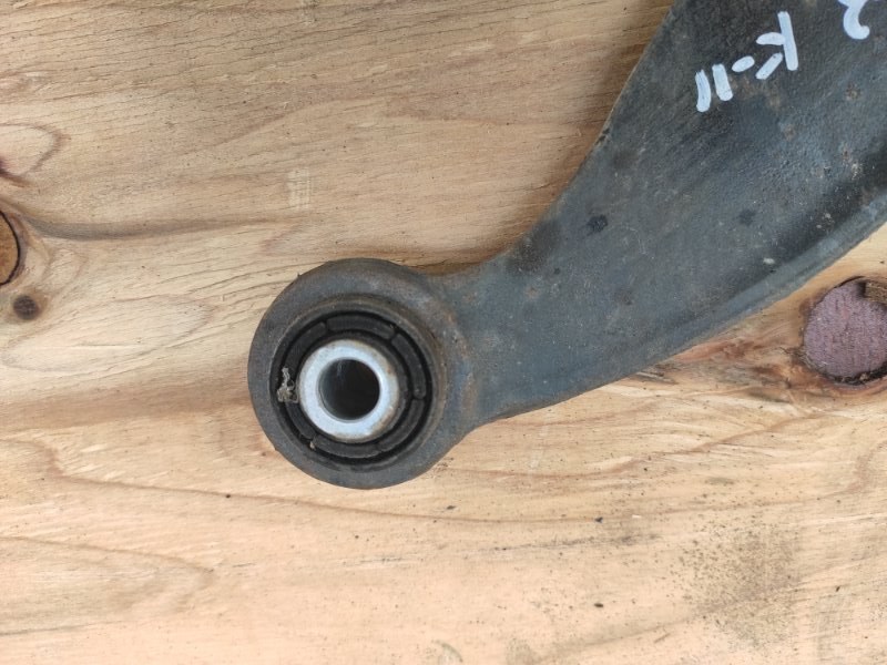 Рычаг подвески верхний, 1000 рублей, Молоково