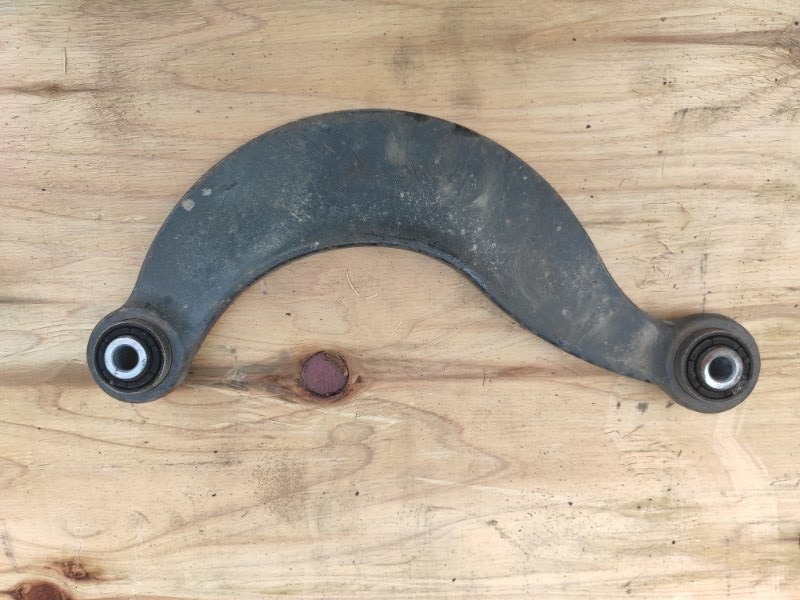 Рычаг подвески верхний, 1000 рублей, Молоково