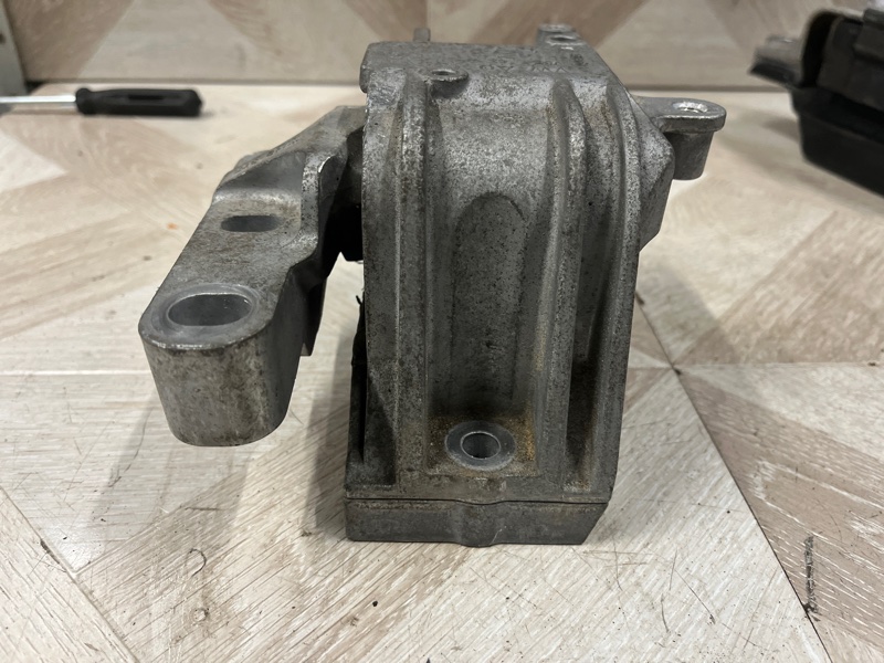 Подушка двигателя, 3000 рублей, Молоково