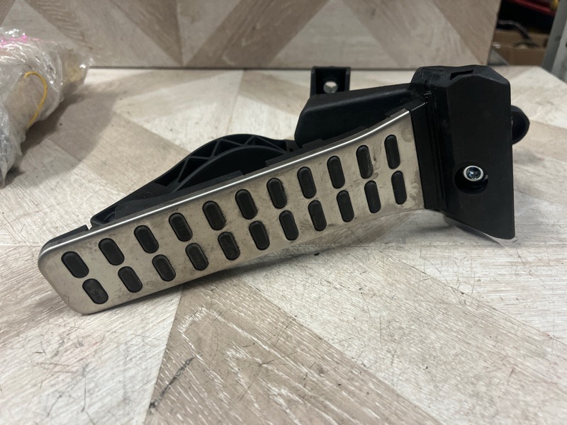 Педаль газа, 2500 рублей, Молоково