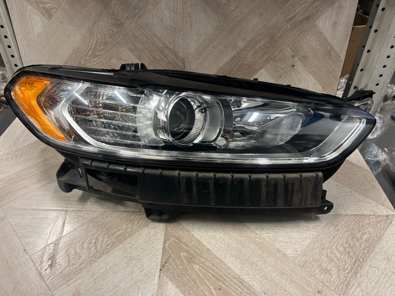 Фара галогеновая, 30000 рублей, Молоково