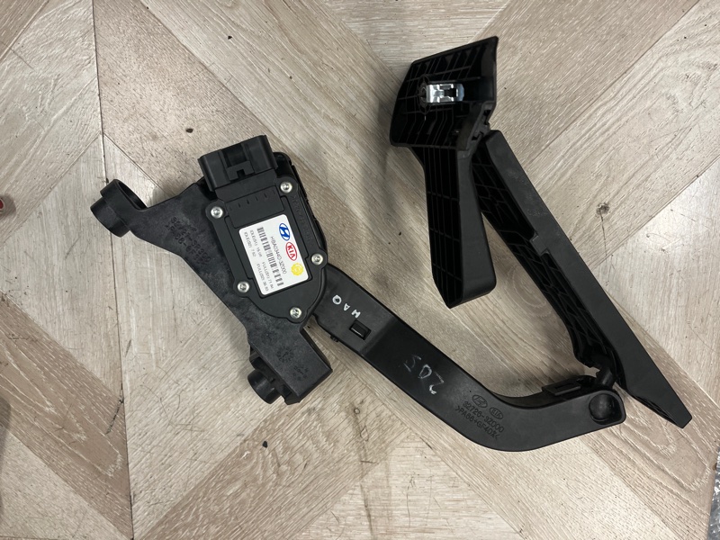 Педаль газа, 2500 рублей, Молоково