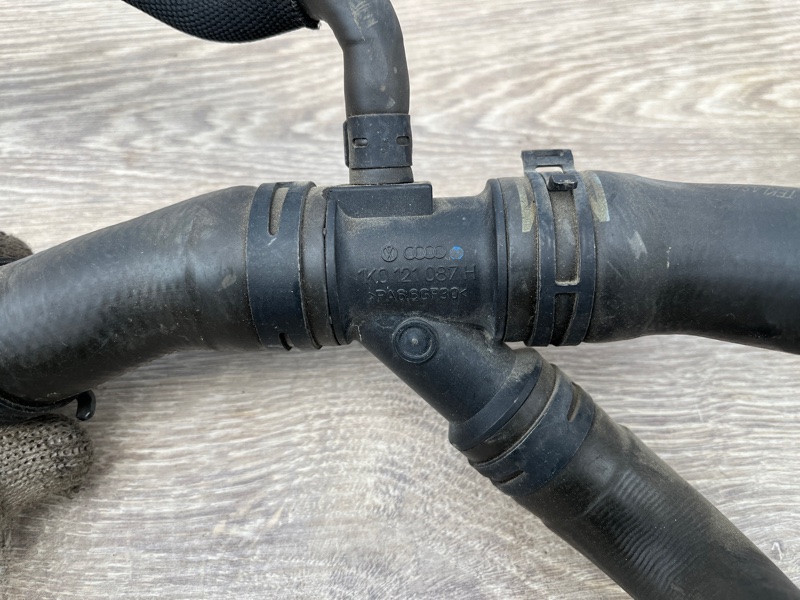 Тройник системы охлаждения, 4100 рублей, Молоково