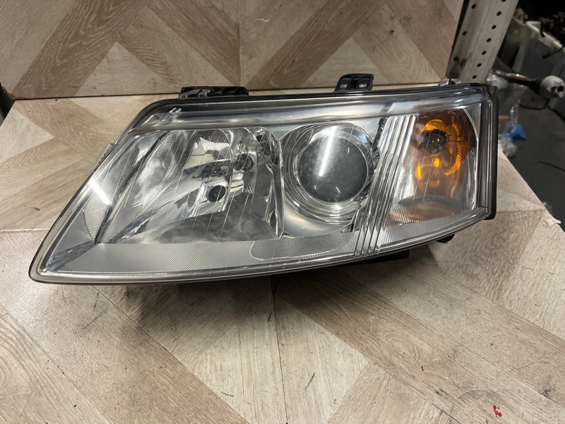 Фара ксеноновая, 12500 рублей, Молоково