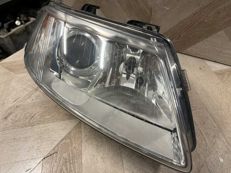 Фара ксеноновая, 12500 рублей, Молоково