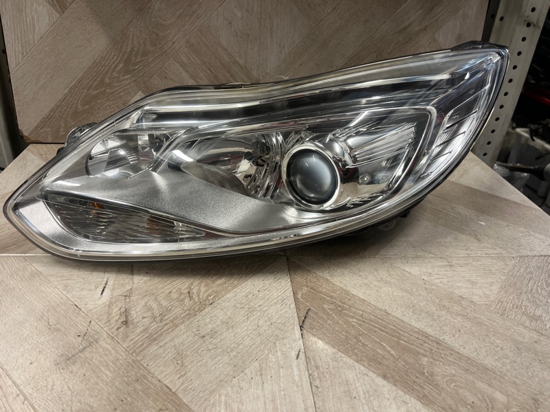 Фара ксеноновая, 30000 рублей, Молоково