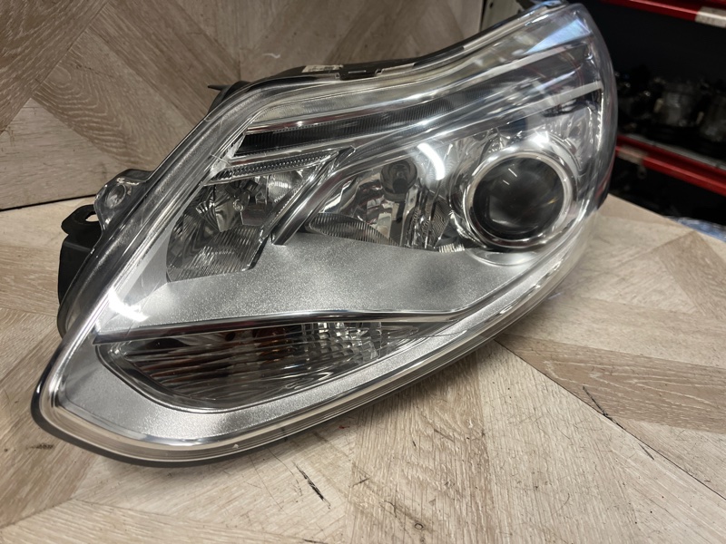 Фара ксеноновая, 30000 рублей, Молоково