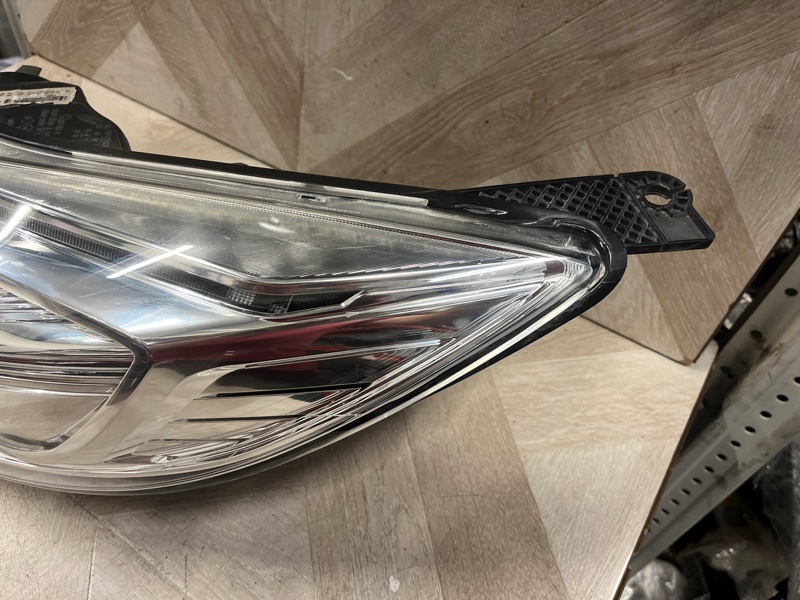 Фара ксеноновая, 30000 рублей, Молоково