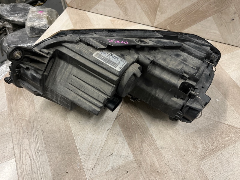 Фара ксеноновая, 17500 рублей, Молоково