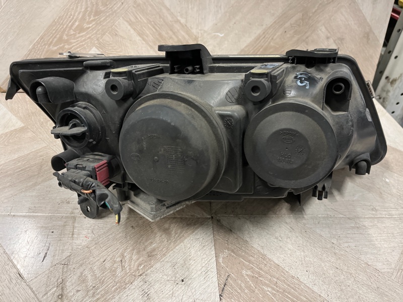 Фара ксеноновая, 12500 рублей, Молоково