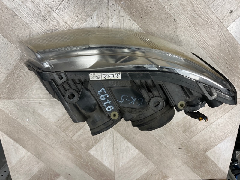 Фара ксеноновая, 12500 рублей, Молоково