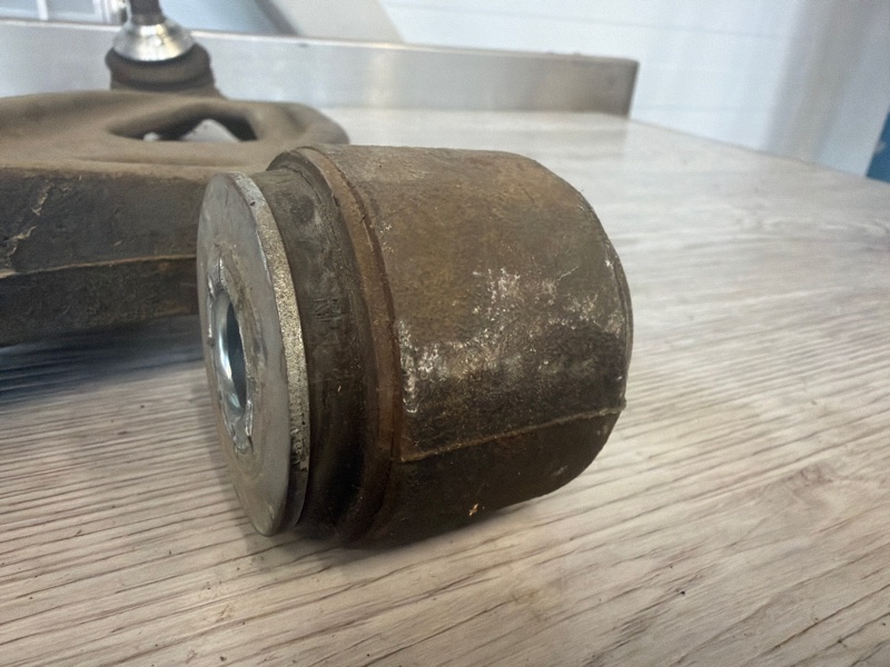 Рычаг подвески нижний, 5000 рублей, Молоково