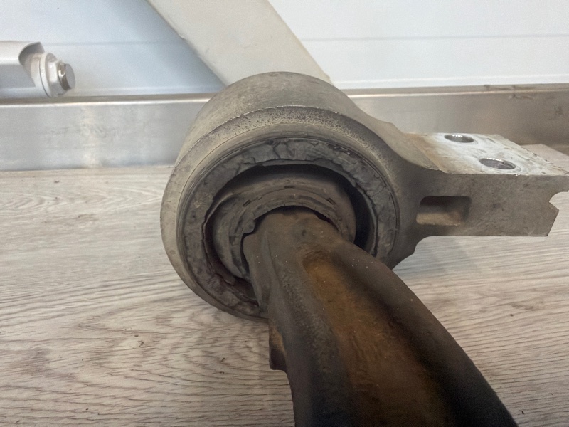 Рычаг подвески нижний, 5000 рублей, Молоково