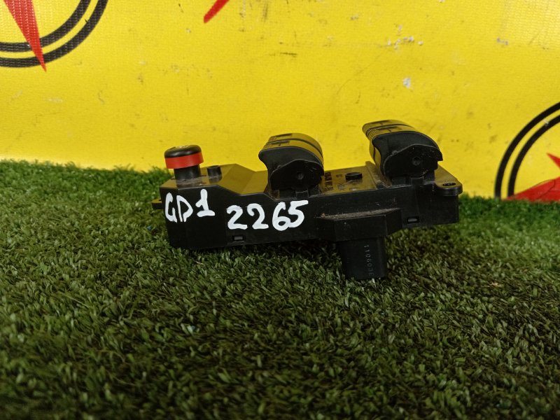 Блок управления стеклоподъемниками, 2000 рублей, Красноярск