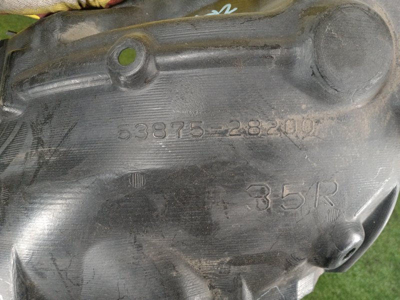 Подкрылок, 2000 рублей, Красноярск