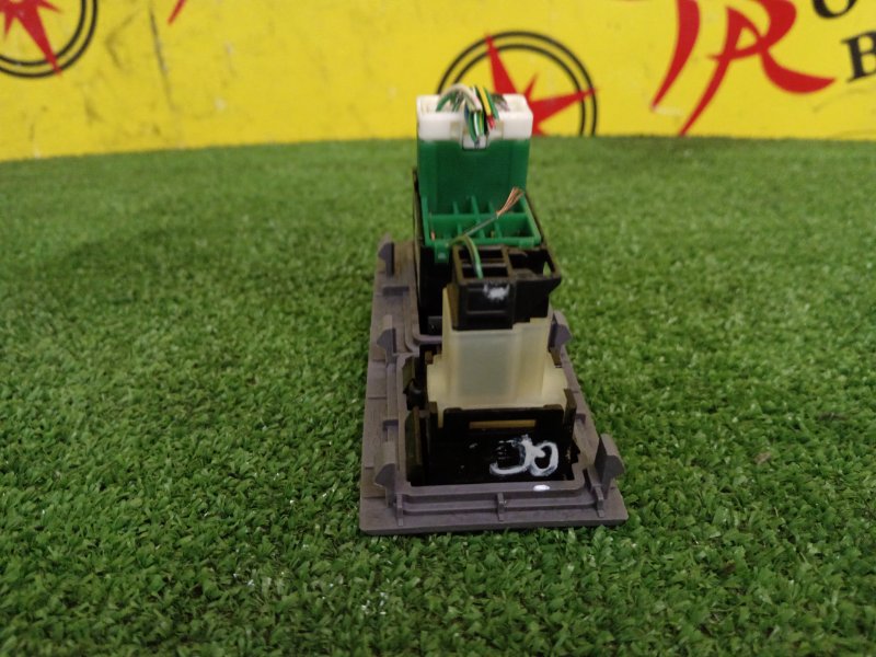 Блок управления зеркалами, 500 рублей, Красноярск