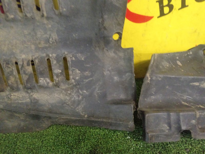 Подкрылок, 2300 рублей, Красноярск