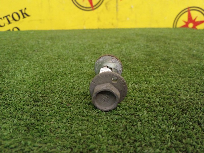 Болт развальный, 500 рублей, Красноярск