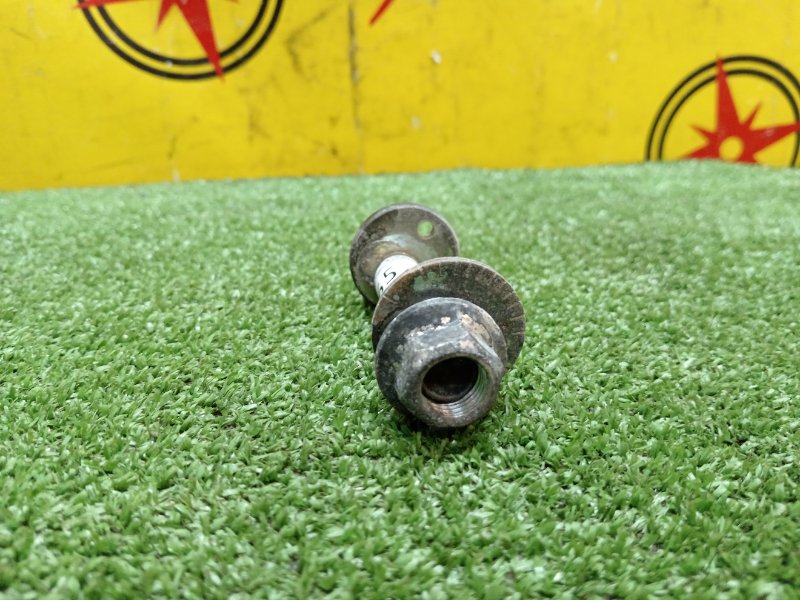 Болт развальный, 500 рублей, Красноярск