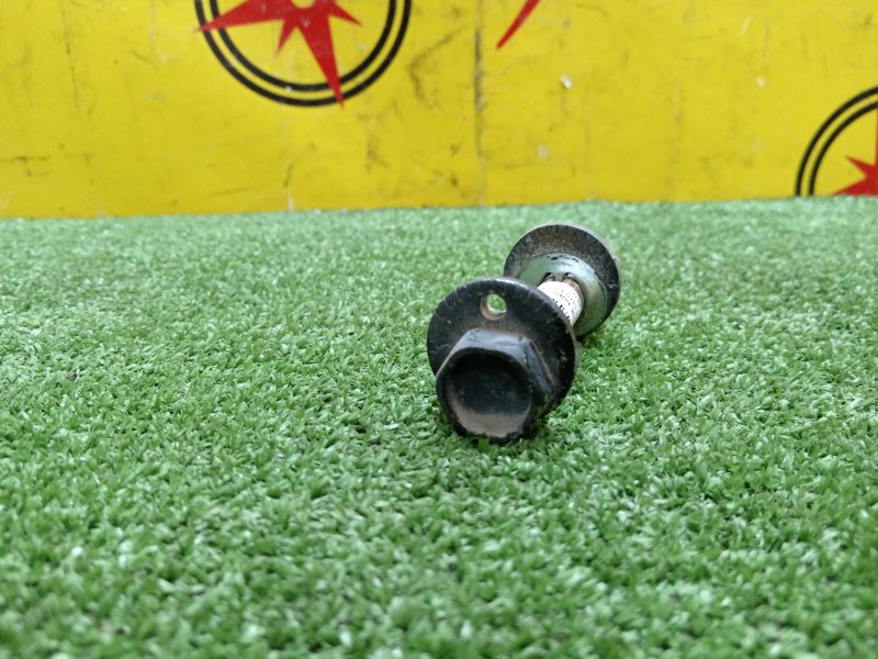 Болт развальный, 500 рублей, Красноярск