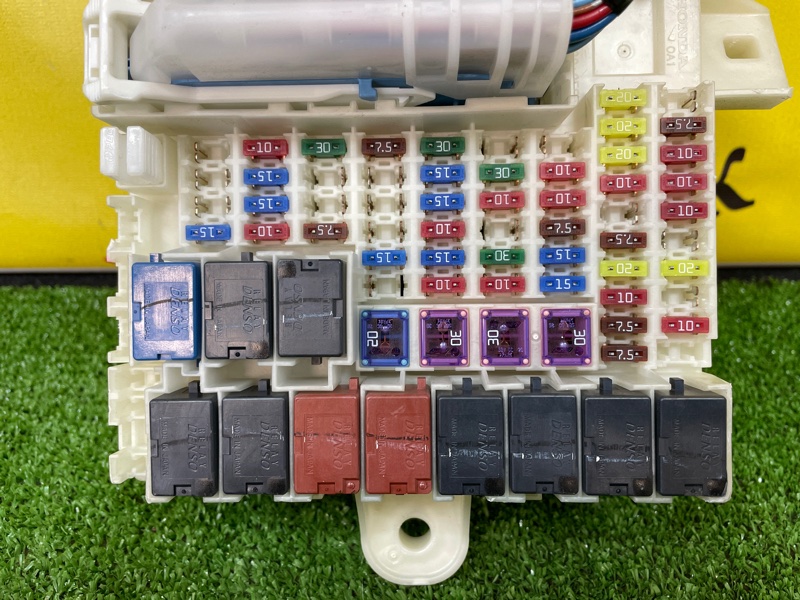 Блок предохранителей салонный, 2000 рублей, Красноярск