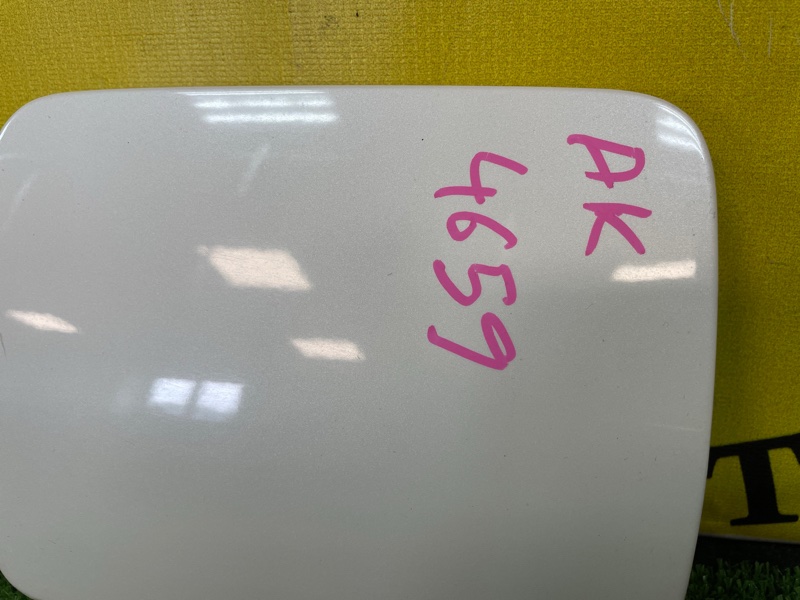 Лючок топливного бака, 500 рублей, Красноярск