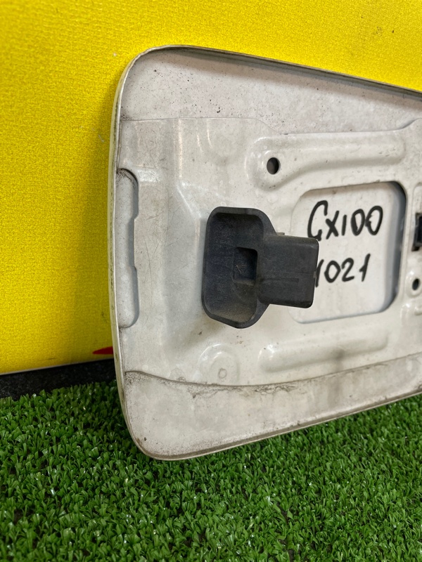 Лючок топливного бака, 500 рублей, Красноярск