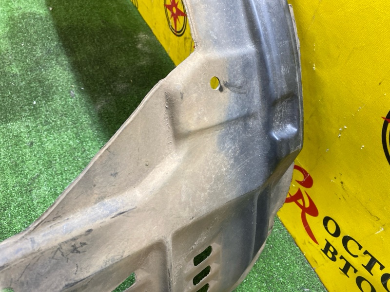 Подкрылок, 2000 рублей, Красноярск