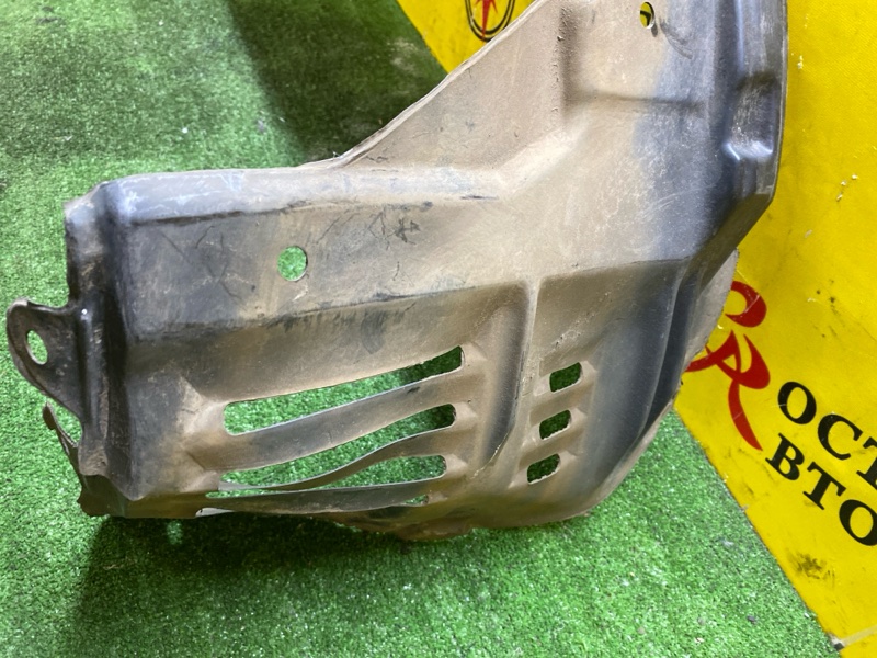 Подкрылок, 2000 рублей, Красноярск