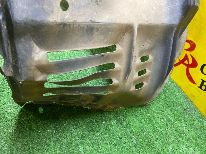 Подкрылок, 2000 рублей, Красноярск