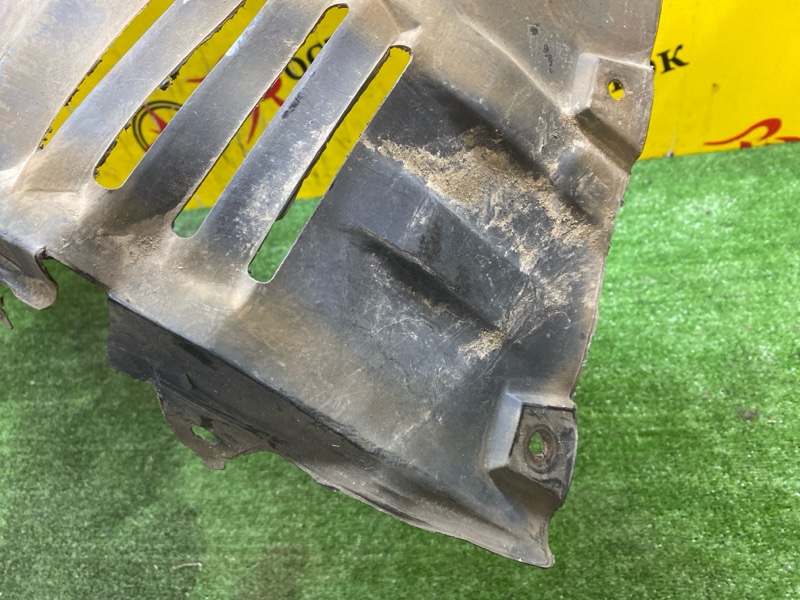 Подкрылок, 2000 рублей, Красноярск