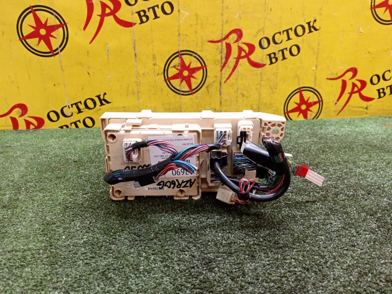 Блок предохранителей салонный, 2000 рублей, Красноярск