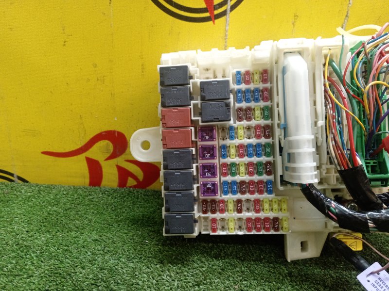 Блок предохранителей салонный, 2000 рублей, Красноярск