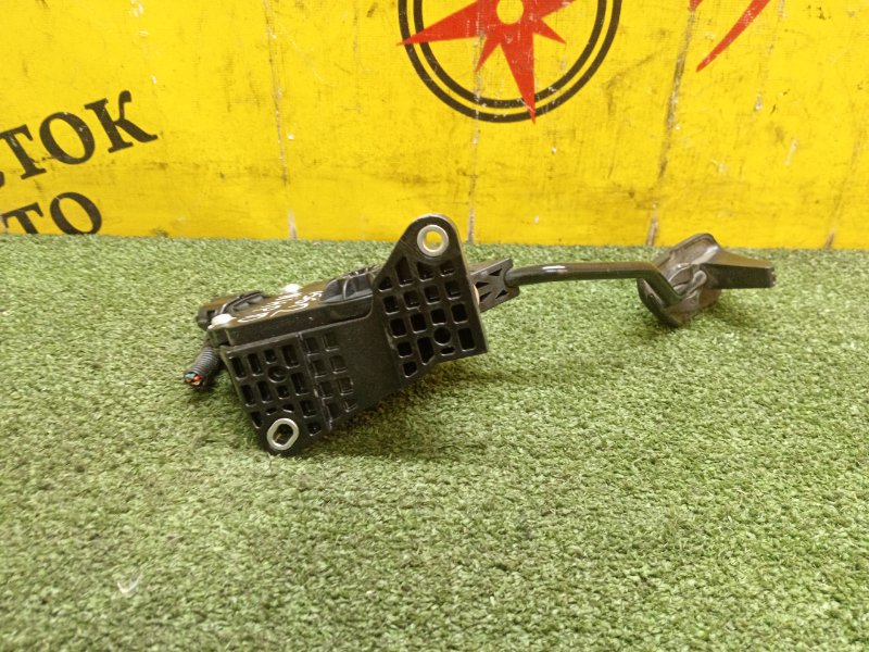 Педаль газа, 500 рублей, Красноярск