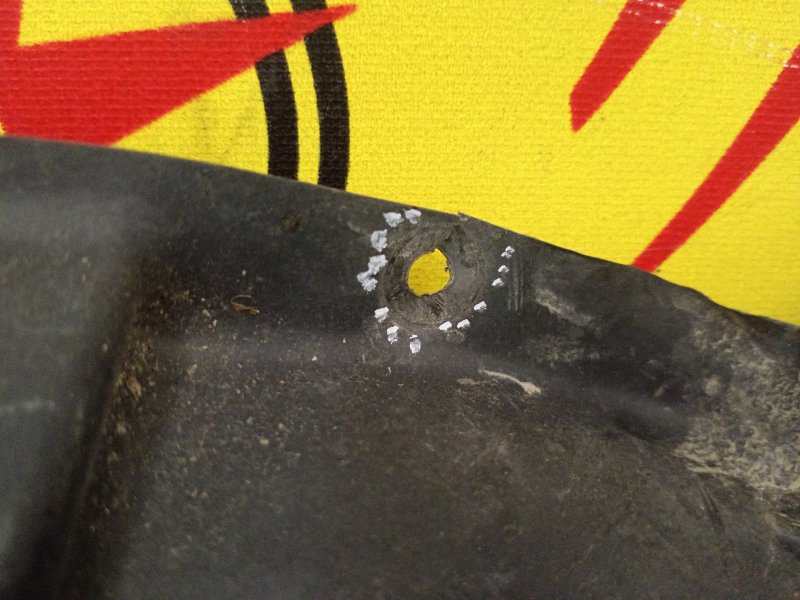 Подкрылок, 1000 рублей, Красноярск