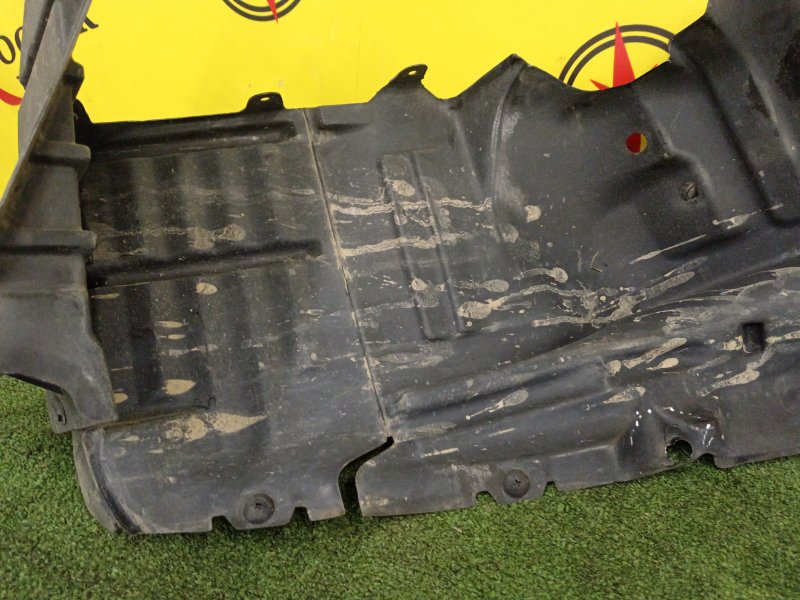 Подкрылок, 1000 рублей, Красноярск