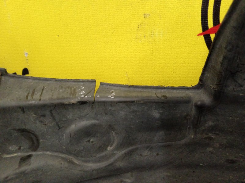 Подкрылок, 1000 рублей, Красноярск