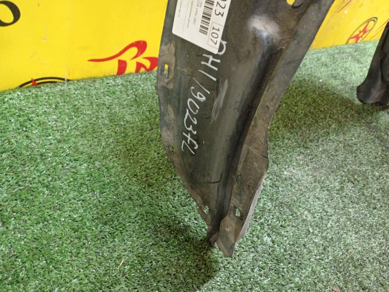 Подкрылок, 600 рублей, Красноярск