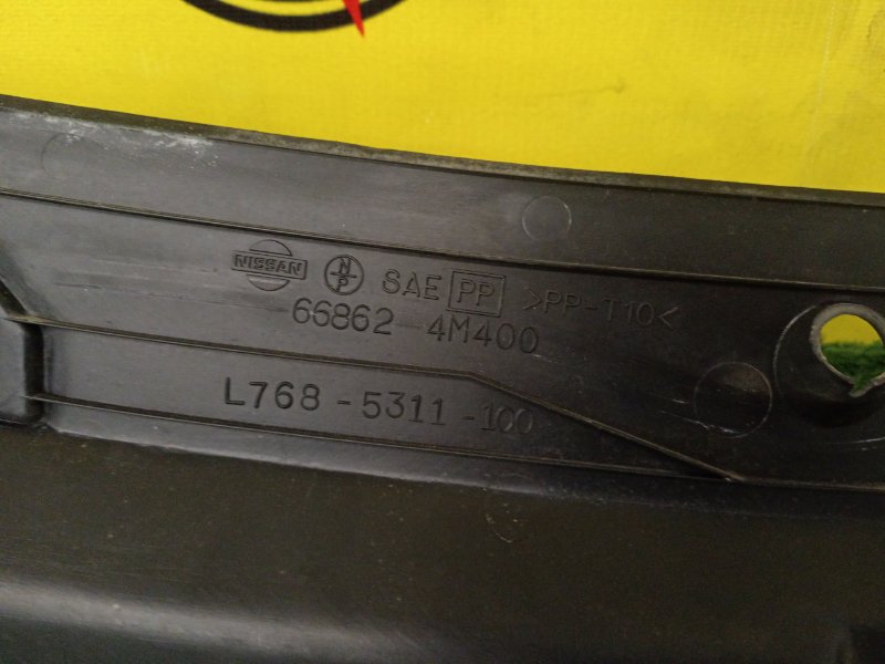 Решетка под лобовое стекло, 300 рублей, Красноярск