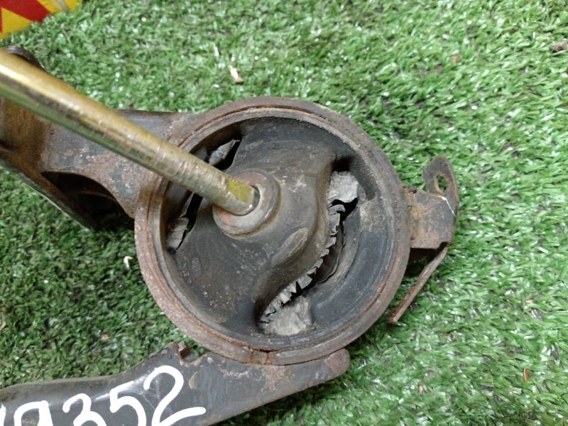 Подушка двигателя, 1000 рублей, Красноярск